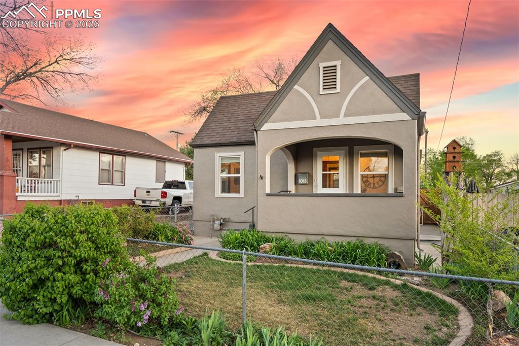 1015 E Moreno Avenue