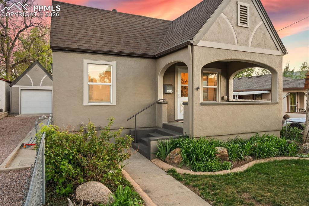 1015 E Moreno Avenue