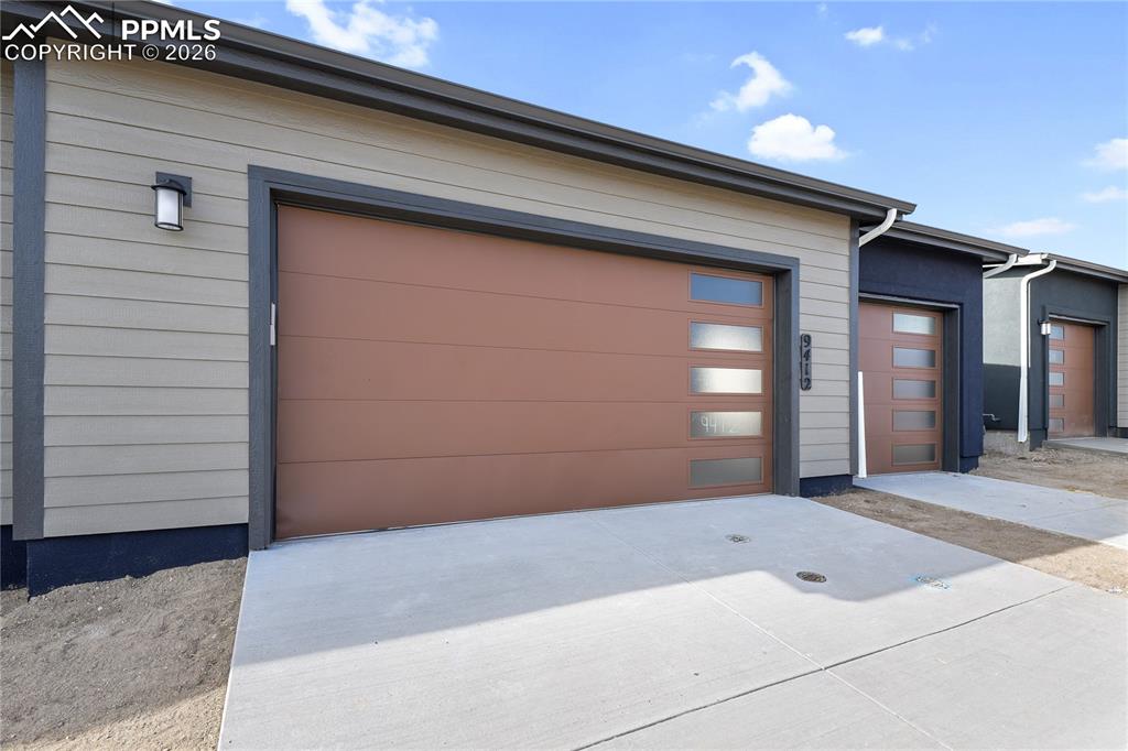 9412 Roseate View