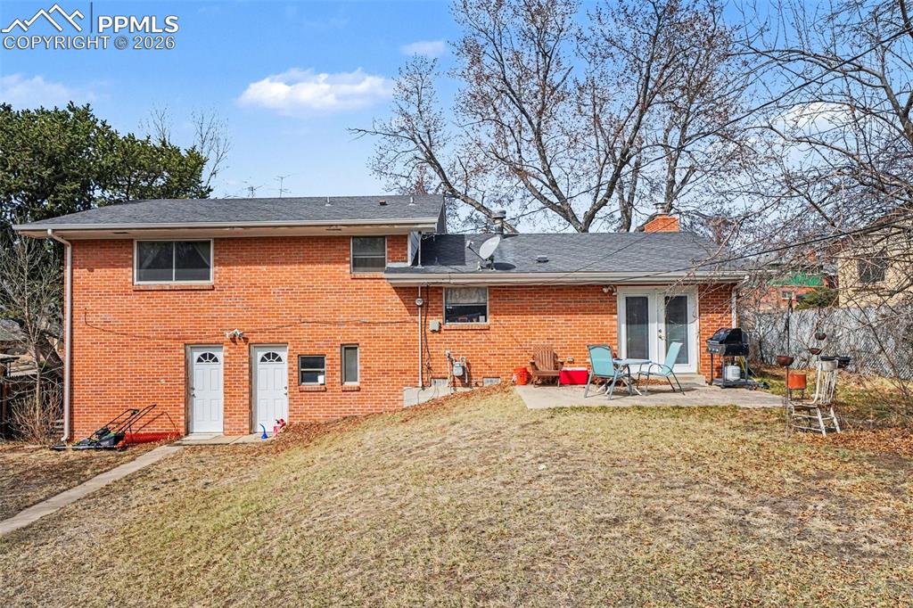 2207 McArthur Avenue