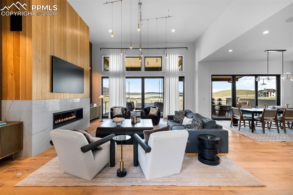 5815 Peppy San Circle