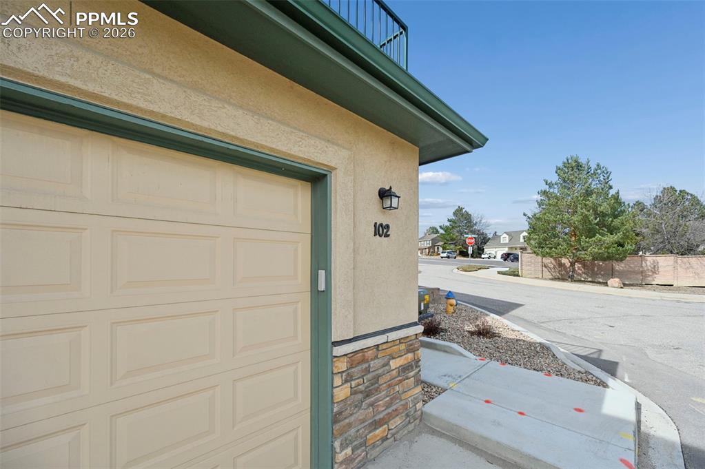 5950 Eagle Glen View 102