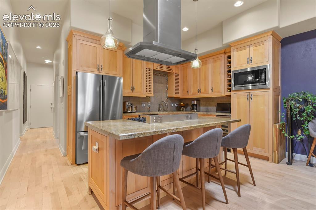 319 N Tejon Street 204