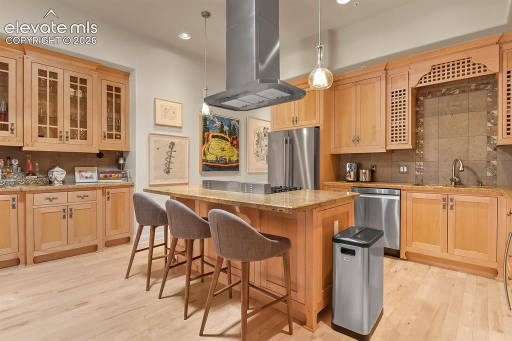 319 N Tejon Street 204