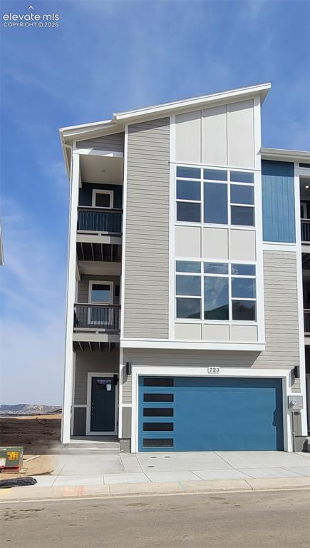 723 Belleza View