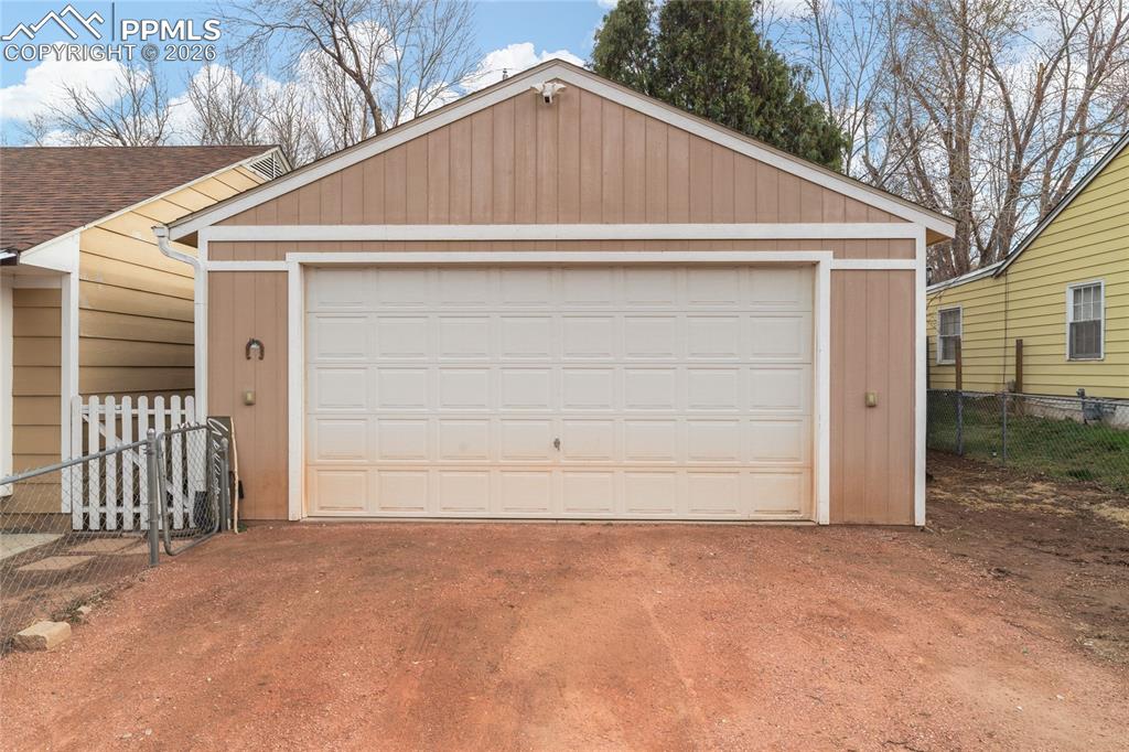 1047 Florence Avenue