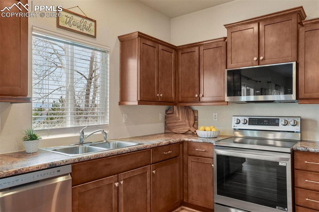 5978 Cumbre Vista Way