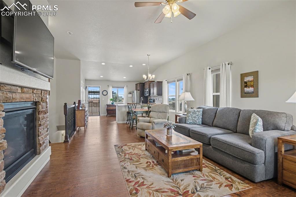 8167 Mockorange Heights