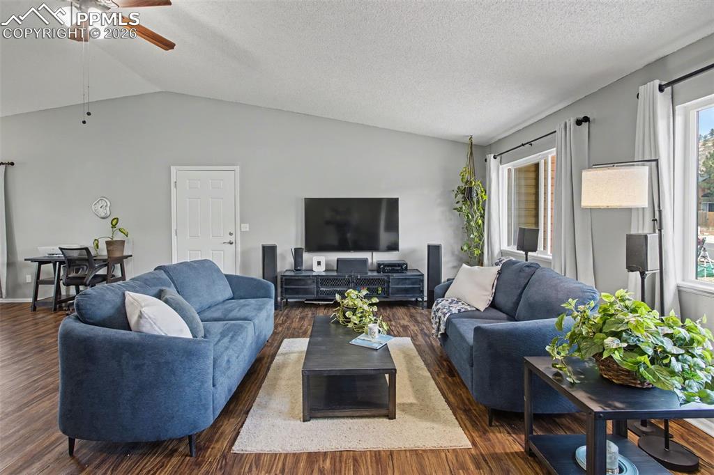 5250 Mule Deer Drive