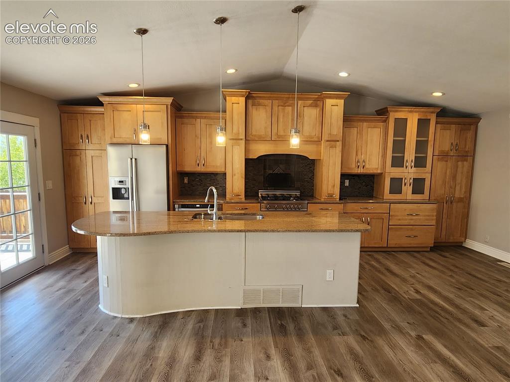 2305 Distinctive Drive