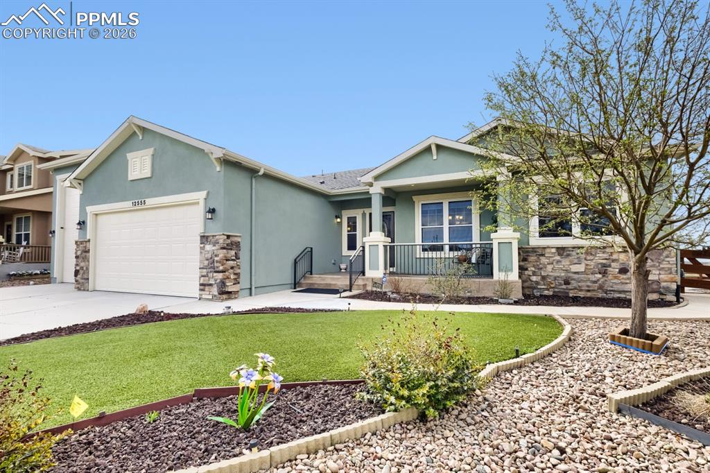 12555 Handles Peak Way