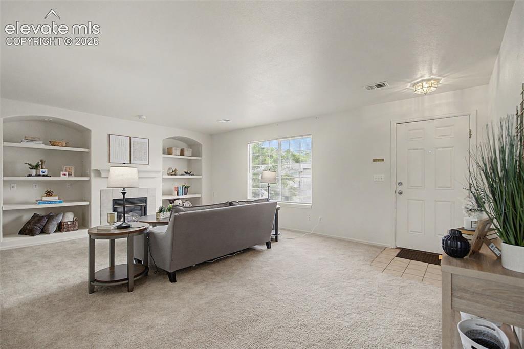 4975 Universal Heights