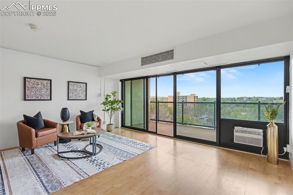 417 E Kiowa Street 903