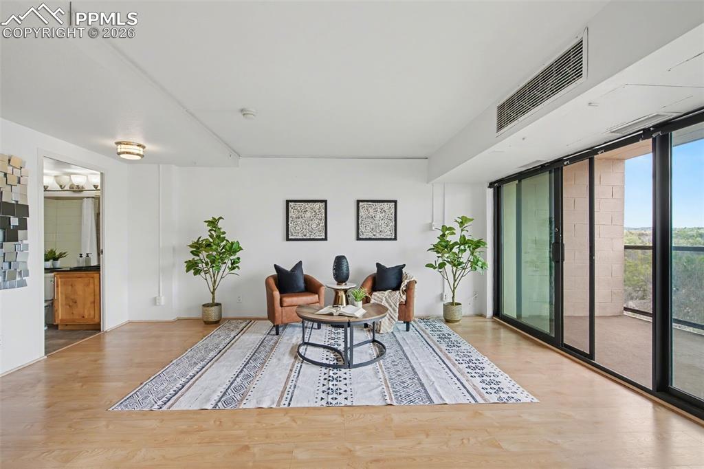 417 E Kiowa Street 903