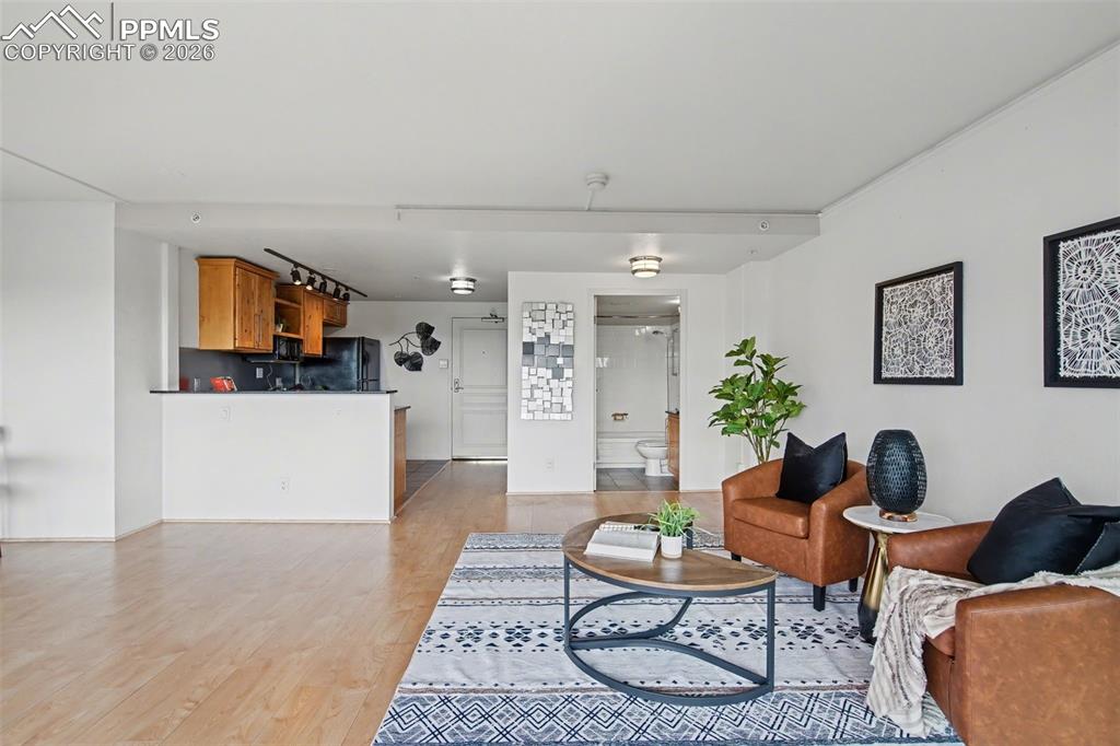 417 E Kiowa Street 903