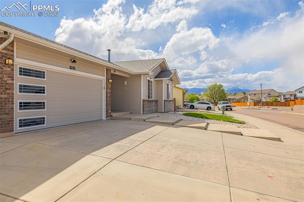 8191 Barn Swallow Grove