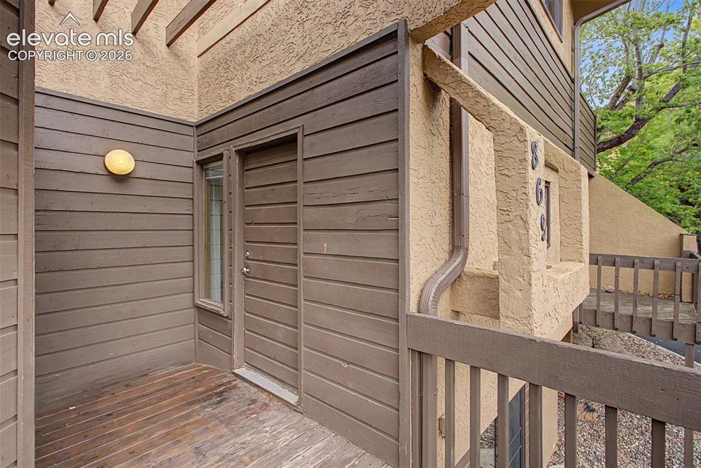 869 Pebblewood Drive