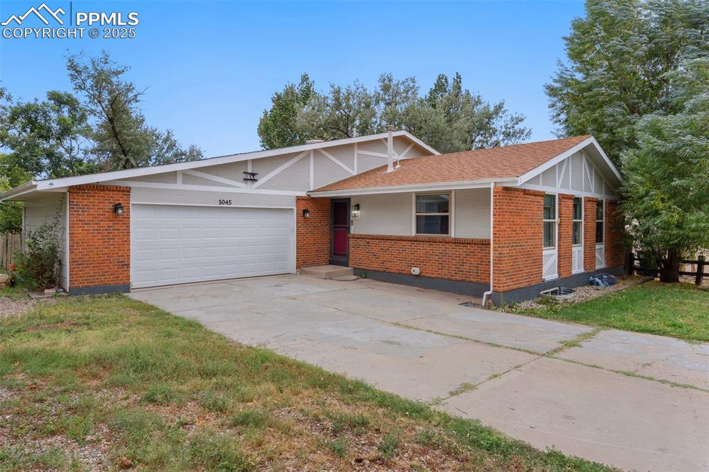 5045 N Splendid Circle
