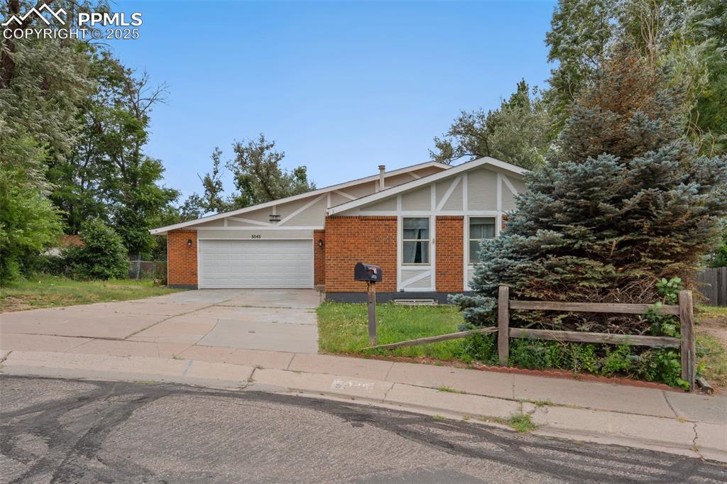 5045 N Splendid Circle