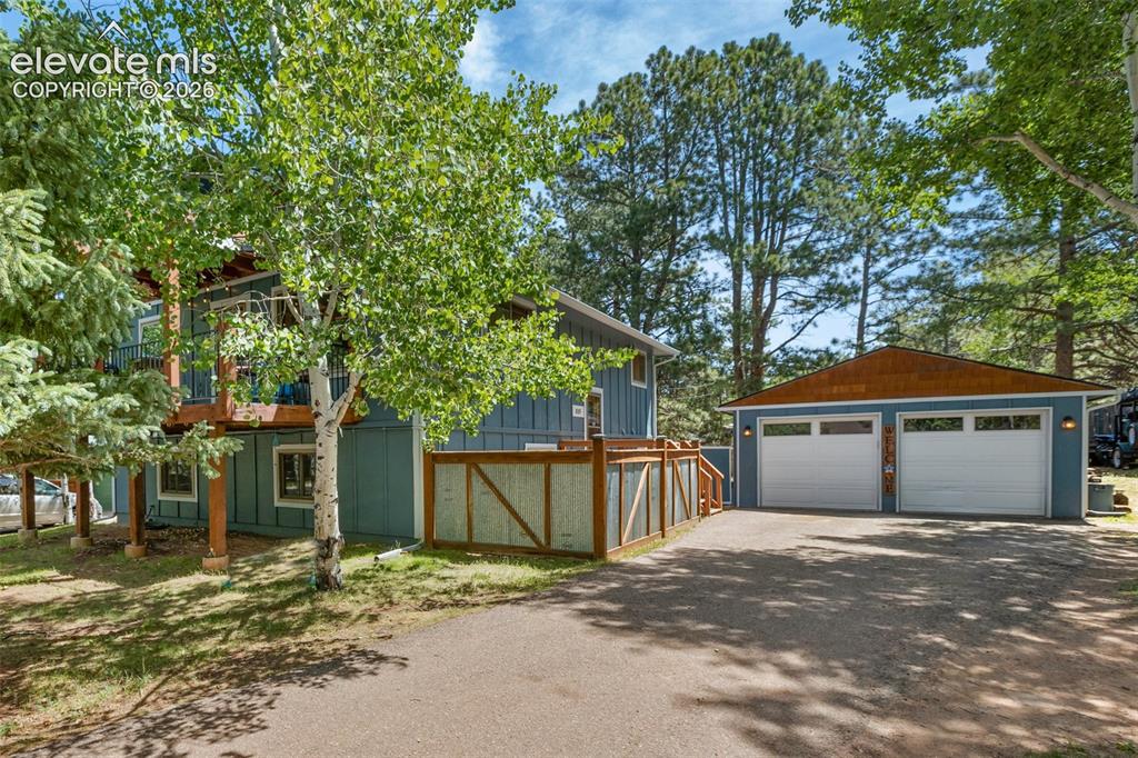 835 E Northwoods Drive