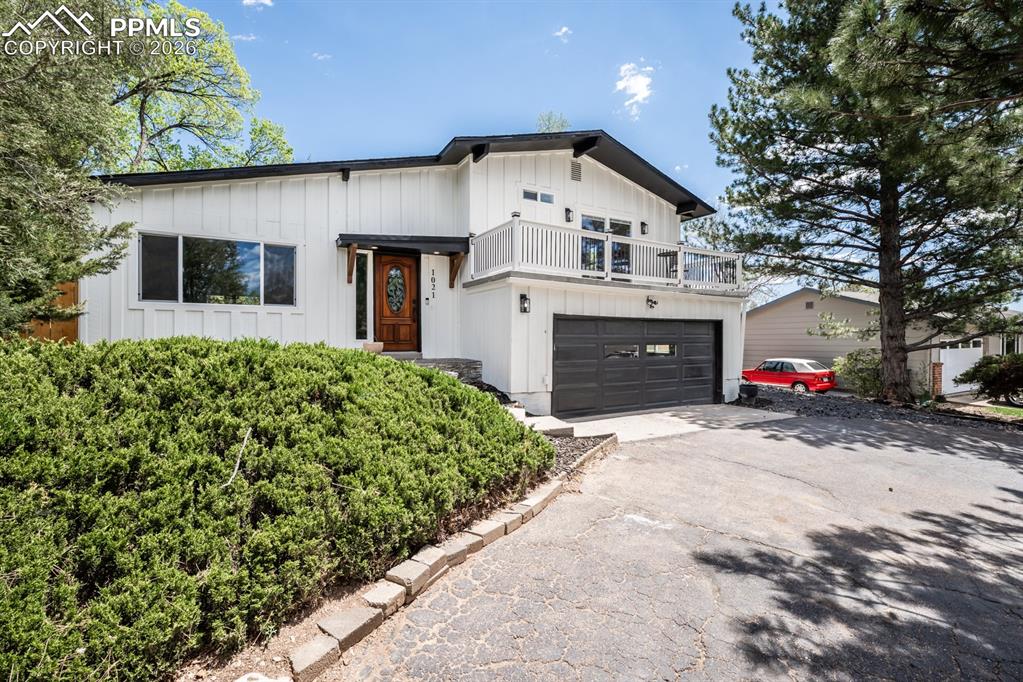 1021 Pioneer Lane