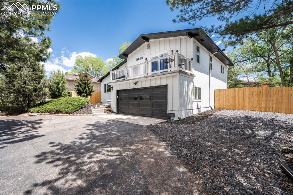 1021 Pioneer Lane