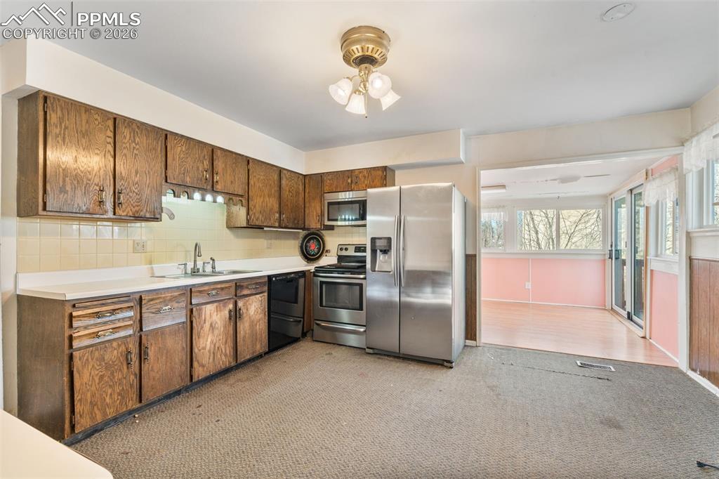 4096 London Lane