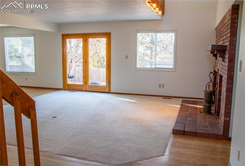 3025 Commodore Drive