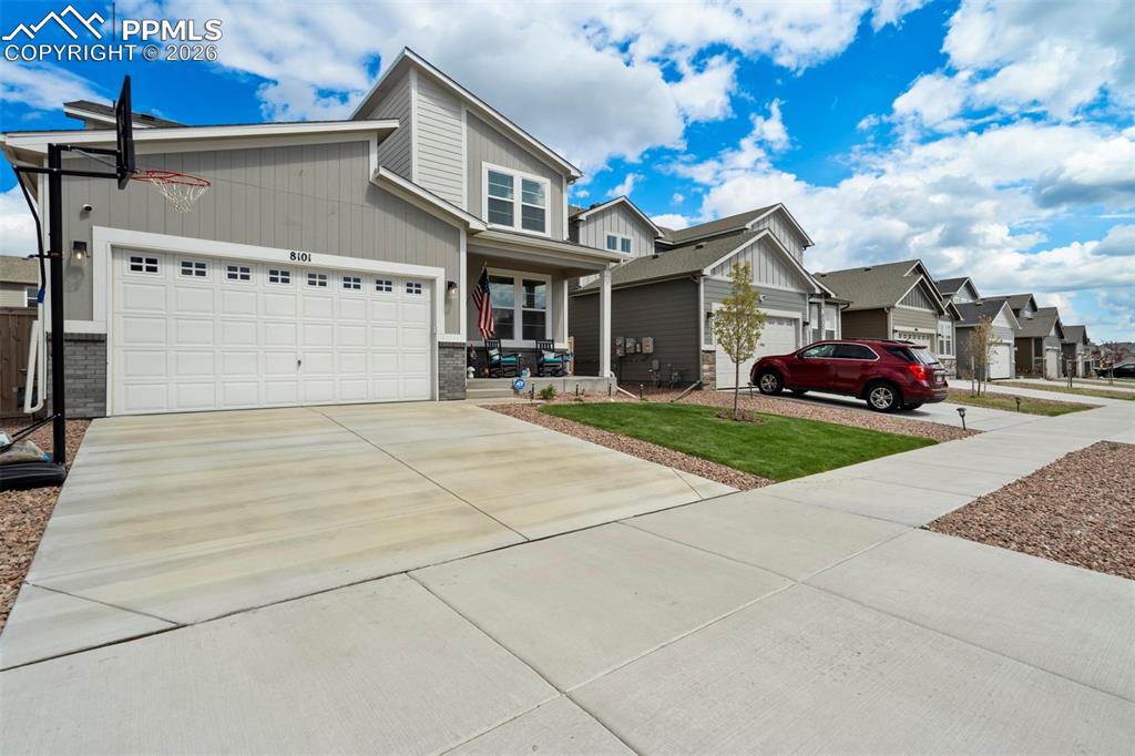 8101 Goldenray Place