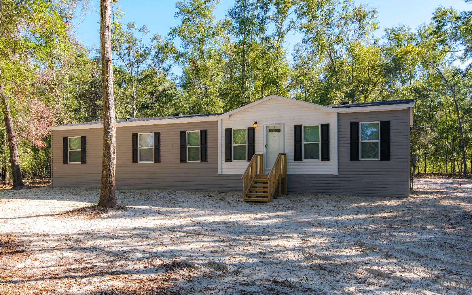 Photo 1 of 35 — 21004 129TH ROAD, OBrien, FL 32071