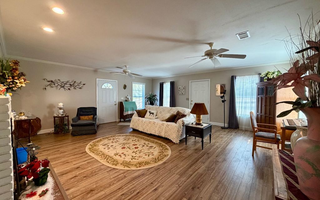 Photo of 839 NE Post Road, Madison, FL 32340 (MLS # 130053)