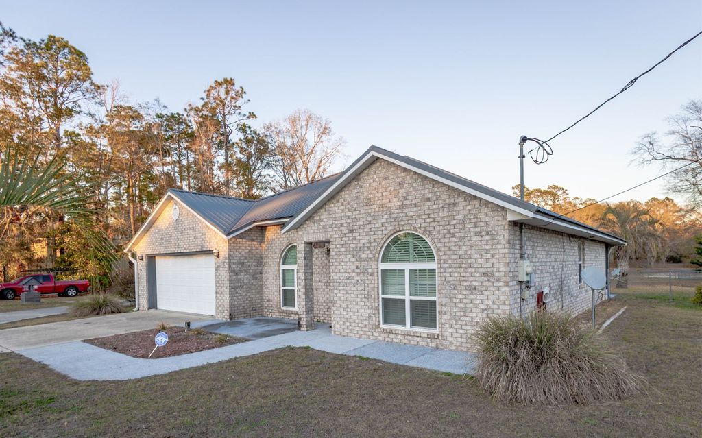 Photo of 569 SW Emerald Street, Lake City, FL 32024 (MLS # 130335)