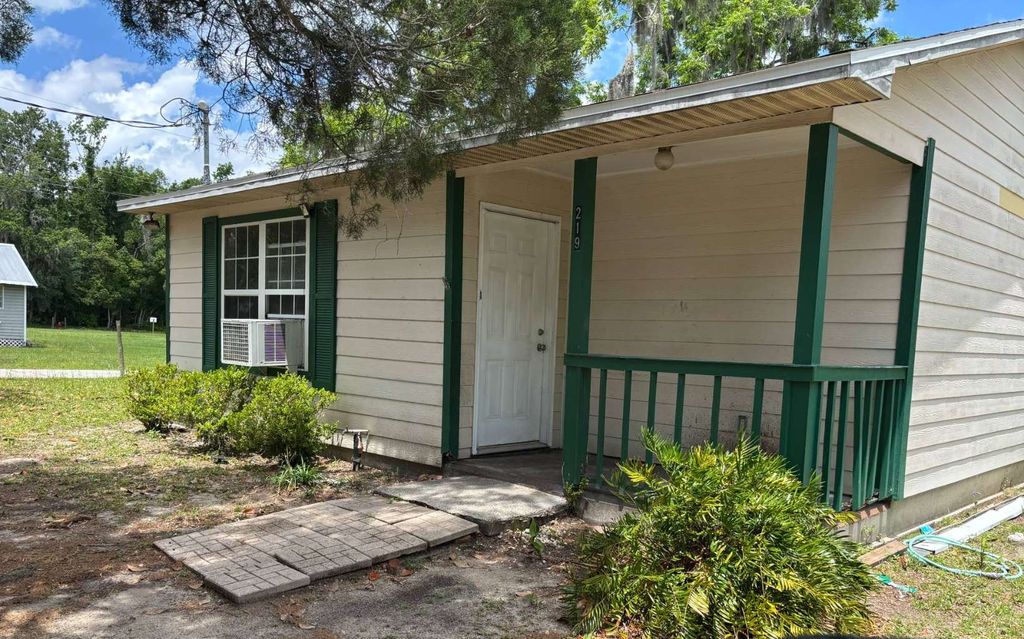 Photo of 219 NW Jacquez Pl, Lake City, FL 32055 (MLS # 127064)