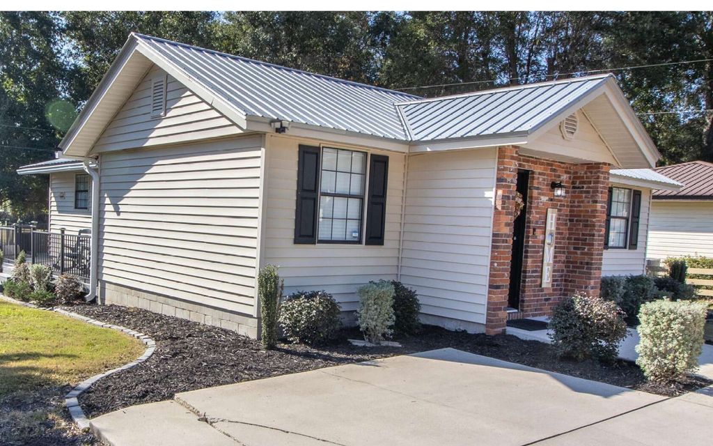 Photo of 2407 Leigh Terrace, Other, FL 32177 (MLS # 129489)