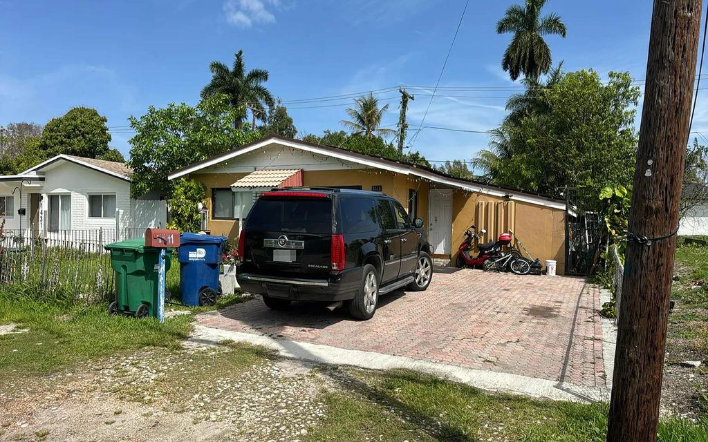 Photo of 1441 NE 117th St, Other, FL 33161 (MLS # 131164)