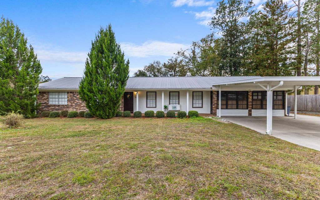 Photo of 118 SW Justin Gln, Lake City, FL 32024 (MLS # 129785)