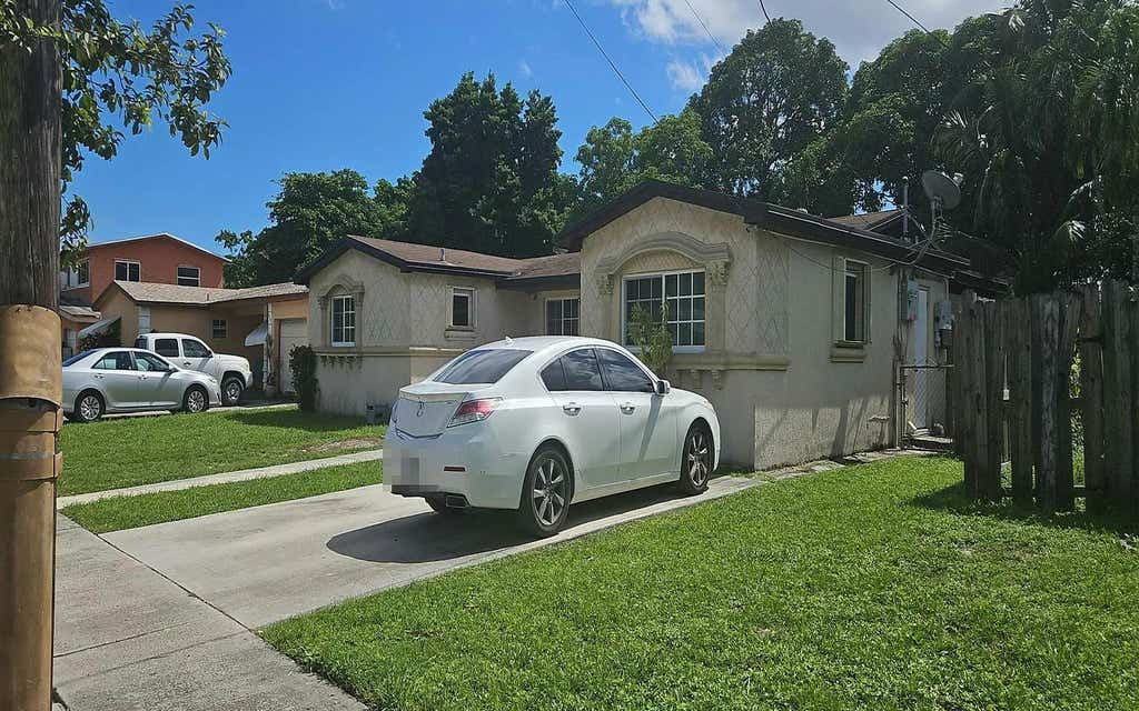 Photo of 3698 NW 39th St, Other, FL 33309 (MLS # 132216)