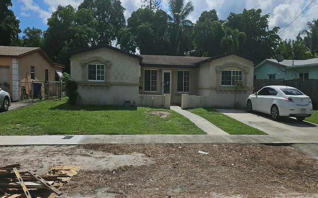 Photo of 3698 NW 39th St, Other, FL 33309 (MLS # 132216)