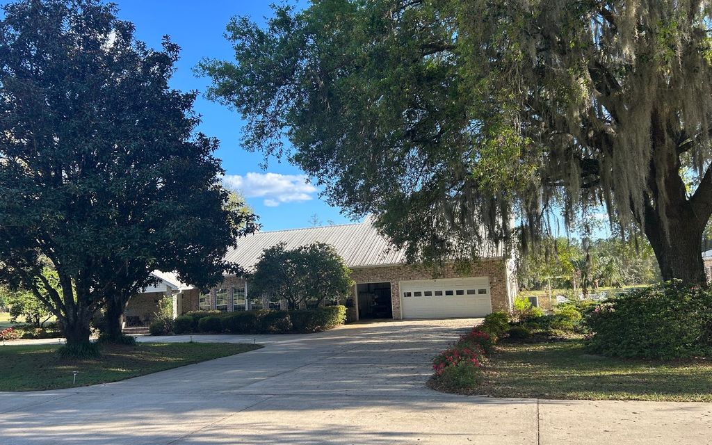 Photo of 580 SW Aviation Dr, Lake City, FL 32025 (MLS # 130539)