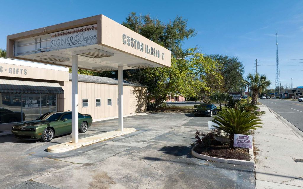 Photo of 319 SE Howard St, Live Oak, FL 32064 (MLS # 128502)