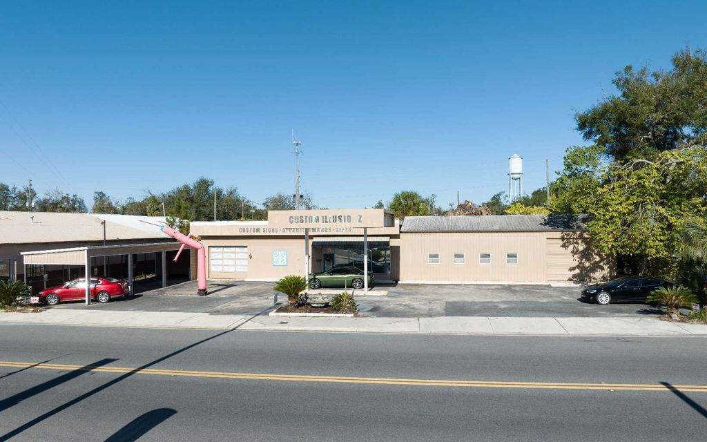 Photo of 319 SE Howard St, Live Oak, FL 32064 (MLS # 128502)