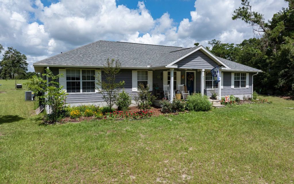 Photo of 11521 County Road 132, Live Oak, FL 32060 (MLS # 127586)