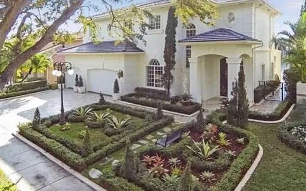 Photo of 8000 NW 166th St, Other, FL 33016 (MLS # 130875)