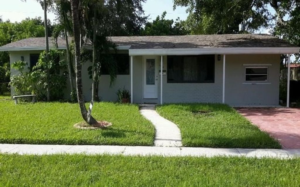 Photo of 6472 Lincoln St, Other, FL 33024 (MLS # 131539)