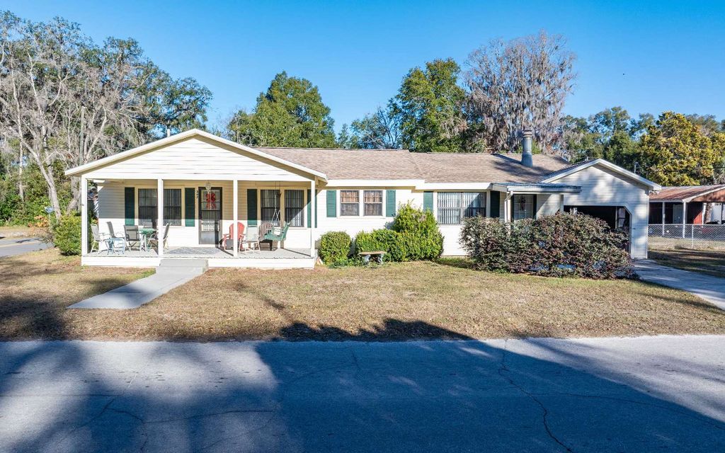 Photo of 207 Senter Ave, Branford, FL 32008 (MLS # 129724)