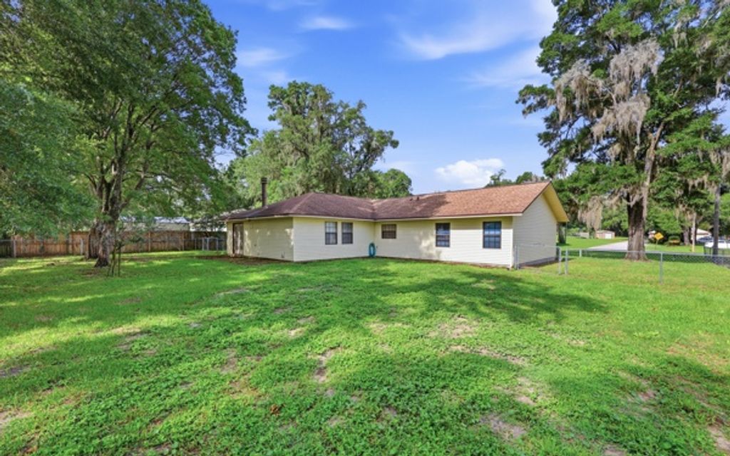 Photo of 217 SE Forest Terrace Cir, Lake City, FL 32025 (MLS # 131648)