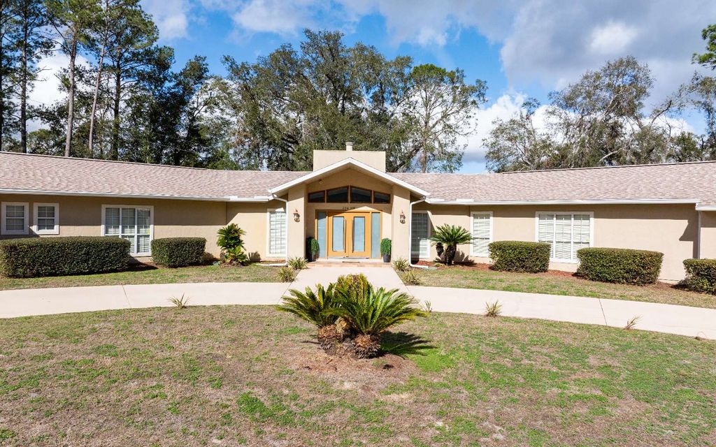 Photo of 272 NW Fairway Dr, Lake City, FL 32055 (MLS # 131159)