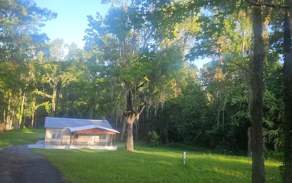 Photo of 268 NW Gwen Lake Avenue, Lake City, FL 32055 (MLS # 127827)