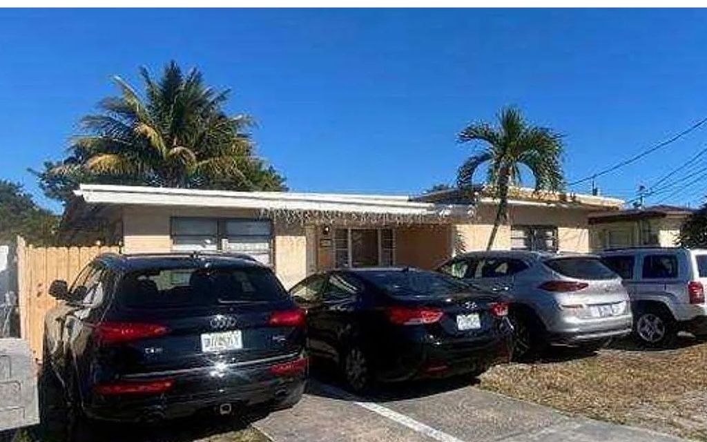 Photo of 8911 SW 34th St, Other, FL 33165 (MLS # 131195)