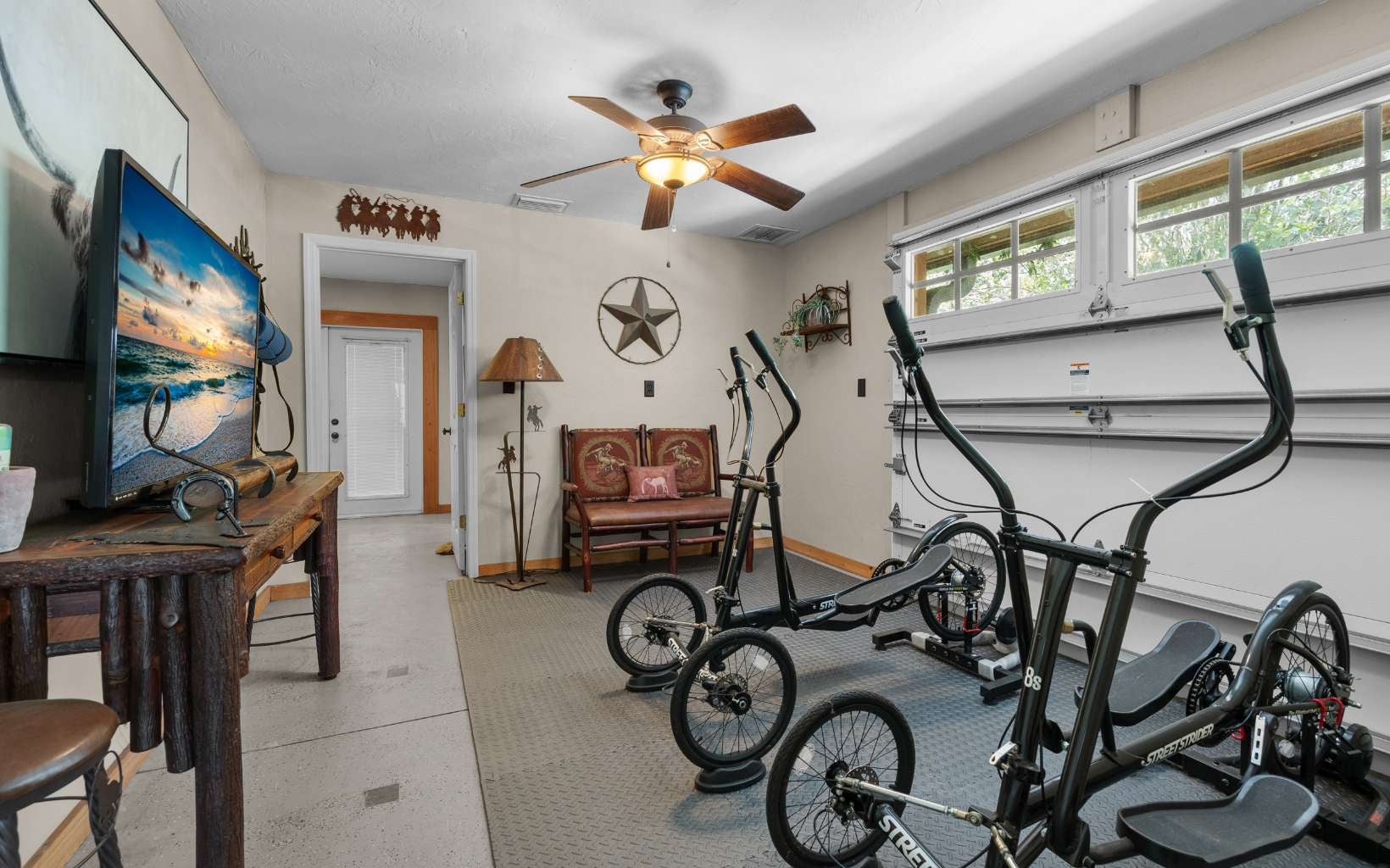 High Springs, Florida, 32643, United States, 5 Bedrooms Bedrooms, ,4 BathroomsBathrooms,Residential,Active,2032882